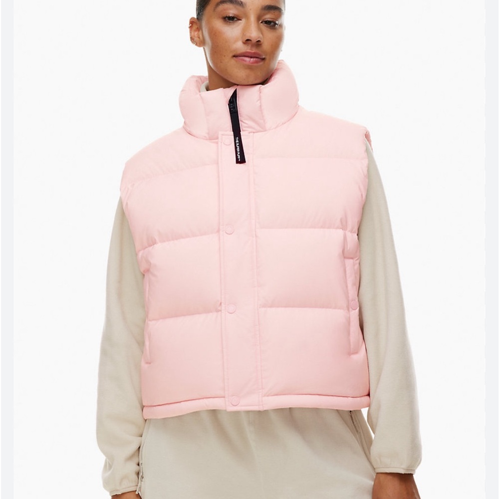 Aritzia Superpuff shorty Vest